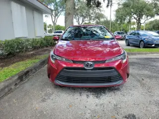 Toyota Corolla 2024 LE 4 puertas Sedán