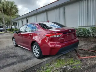 Toyota Corolla 2024 LE 4 puertas Sedán