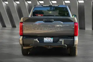 Toyota Tundra 2022 4x2 SR5 4dr CrewMax Cab Pickup SB
