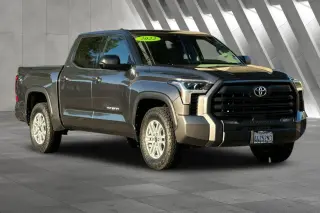 Toyota Tundra 2022 4x2 SR5 4dr CrewMax Cab Pickup SB