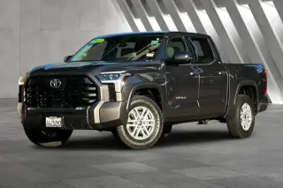 Toyota Tundra 2022 4x2 SR5 4dr CrewMax Cab Pickup SB