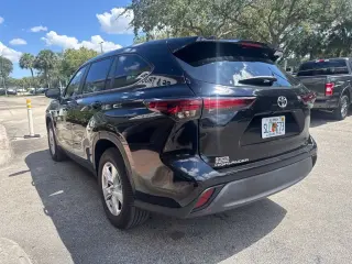 Toyota Highlander 2024 LE 4dr SUV