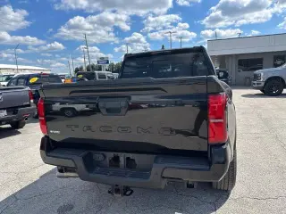Toyota Tacoma 2024 4x2 SR5 4dr Double Cab 5.0 ft SB