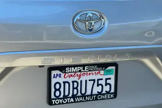 Toyota Sienna 2018 XLE 7-Pasajeros Asiento de Acceso Automático 4dr Mini-Van