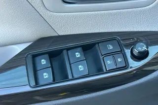 Toyota Sienna 2018 XLE 7-Pasajeros Asiento de Acceso Automático 4dr Mini-Van