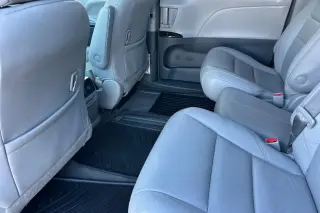 Toyota Sienna 2018 XLE 7-Pasajeros Asiento de Acceso Automático 4dr Mini-Van