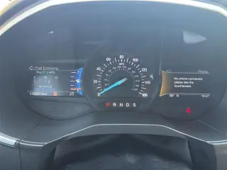 Ford Edge 2020 con tracción en las cuatro ruedas y equipado con la configuración SEL de 4 ruedas de dos plazas.