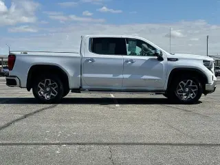 GMC Sierra 1500 2023 4x4 SLT 4dr Crew Cab 5.8 ft. SB