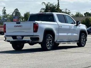 GMC Sierra 1500 2023 4x4 SLT 4dr Crew Cab 5.8 ft. SB