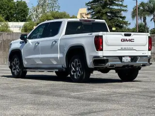 GMC Sierra 1500 2023 4x4 SLT 4dr Crew Cab 5.8 ft. SB