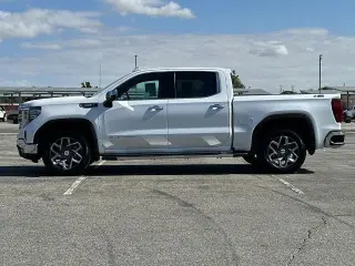 GMC Sierra 1500 2023 4x4 SLT 4dr Crew Cab 5.8 ft. SB