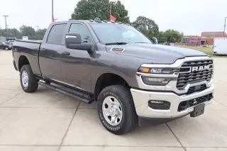 Ram 2500 2025 4x4 Tradesman 4dr Crew Cab 6.3 ft. SB Pickup