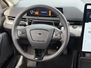 Ford Mustang Mach-E 2023 Select SUV de 4 puertas
