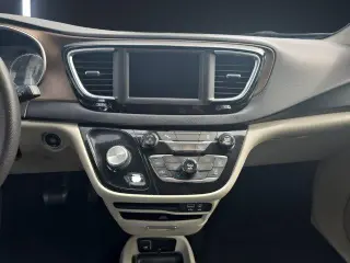 Chrysler Pacifica 2018 L 4dr Mini-Van