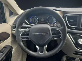 Chrysler Pacifica 2018 L 4dr Mini-Van