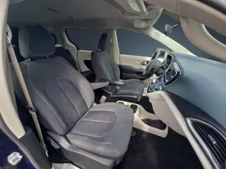 Chrysler Pacifica 2018 L 4dr Mini-Van
