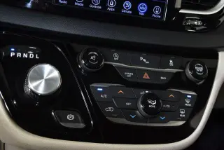 Chrysler Pacifica 2017 Touring-L 4dr Mini-Van
