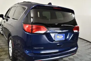 Chrysler Pacifica 2017 Touring-L 4dr Mini-Van