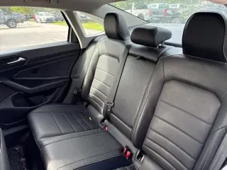 Volkswagen Jetta 2024 SE Sedán 4 puertas