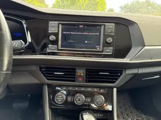 Volkswagen Jetta 2024 SE Sedán 4 puertas