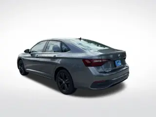 Volkswagen Jetta 2024 SE Sedán 4 puertas