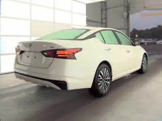 Nissan Altima 2024 2.5 SV Sedán 4 puertas