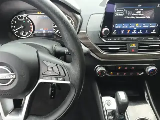 Nissan Altima 2024 2.5 SV Sedán 4 puertas