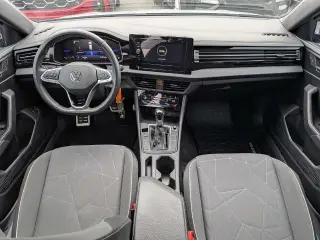 Volkswagen Jetta 2025 Sport 4dr Sedán