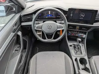 Volkswagen Jetta 2025 Sport 4dr Sedán
