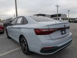 Volkswagen Jetta 2025 Sport 4dr Sedán