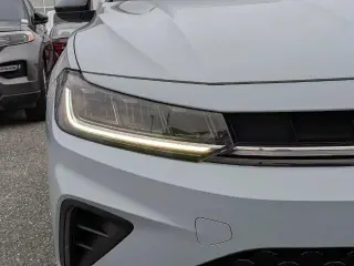 Volkswagen Jetta 2025 Sport 4dr Sedán