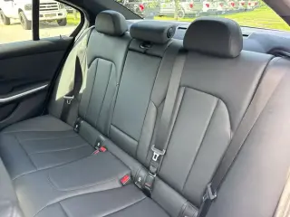 Sedán BMW 3 Series 2020 330i 4 puertas