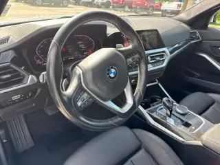 Sedán BMW 3 Series 2020 330i 4 puertas