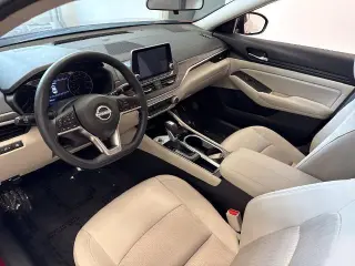 Nissan Altima 2024 2.5 SV Sedán 4 puertas