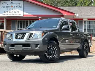Nissan Frontier 2016 4x2 SL 4dr Crew Cab 5 ft. SB Pickup 5A (lanzamiento a mitad de año)