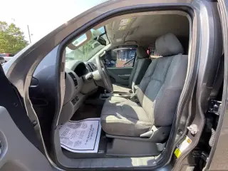 Nissan Frontier 2016 4x2 SL 4dr Crew Cab 5 ft. SB Pickup 5A (lanzamiento a mitad de año)
