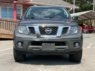 Nissan Frontier 2016 4x2 SL 4dr Crew Cab 5 ft. SB Pickup 5A (lanzamiento a mitad de año)