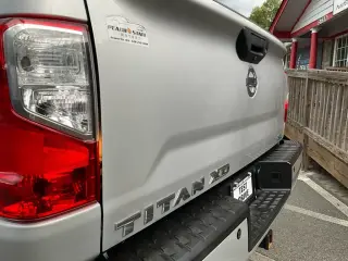 Nissan Titan XD 2017 4x2 S 4dr Crew Cab