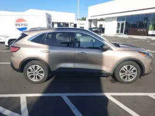 Ford Escape 2021 SEL 4dr SUV