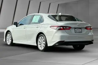 Toyota Camry 2024 LE 4dr Sedán
