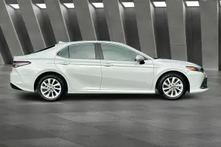 Toyota Camry 2024 LE 4dr Sedán