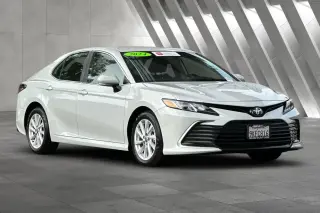 Toyota Camry 2024 LE 4dr Sedán