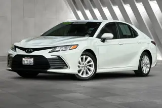 Toyota Camry 2024 LE 4dr Sedán