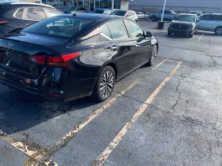 Nissan Altima 2025 2.5 SV 4dr Sedán