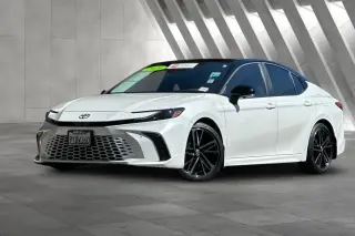 Toyota Camry 2026 SE 4dr Sedán