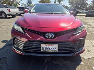 Toyota Camry 2021 LE Sedán de 4 puertas