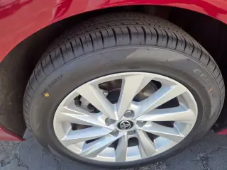 Toyota Camry 2021 LE Sedán de 4 puertas