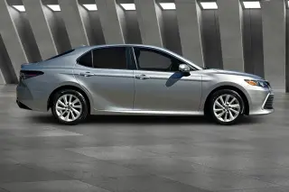 Toyota Camry 2024 LE 4dr Sedán