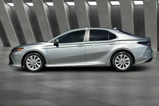 Toyota Camry 2024 LE 4dr Sedán