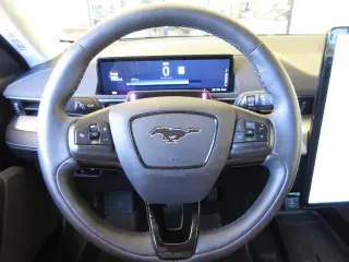 Ford Mustang Mach-E 2023 Select 4dr SUV
